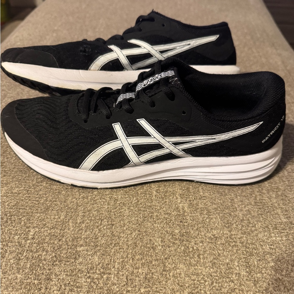 Asics Patriot 12 Men's Black and White Sneakers size 10
